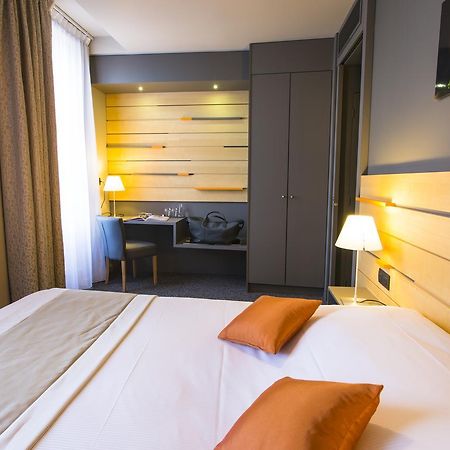 Logis Hotel Du Morvan - Restaurant La Table De Jerome Luzy Εξωτερικό φωτογραφία