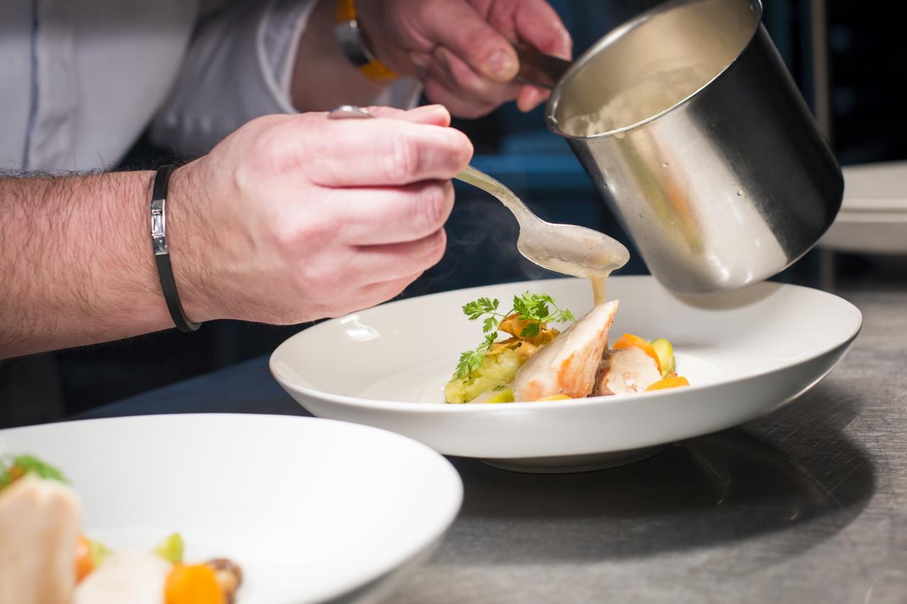 Logis Hotel Du Morvan - Restaurant La Table De Jerome Luzy Εξωτερικό φωτογραφία