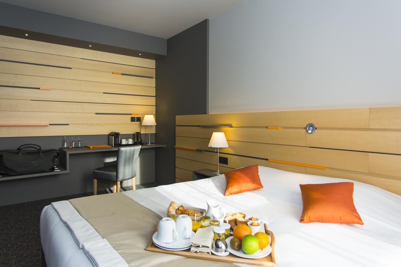 Logis Hotel Du Morvan - Restaurant La Table De Jerome Luzy Εξωτερικό φωτογραφία